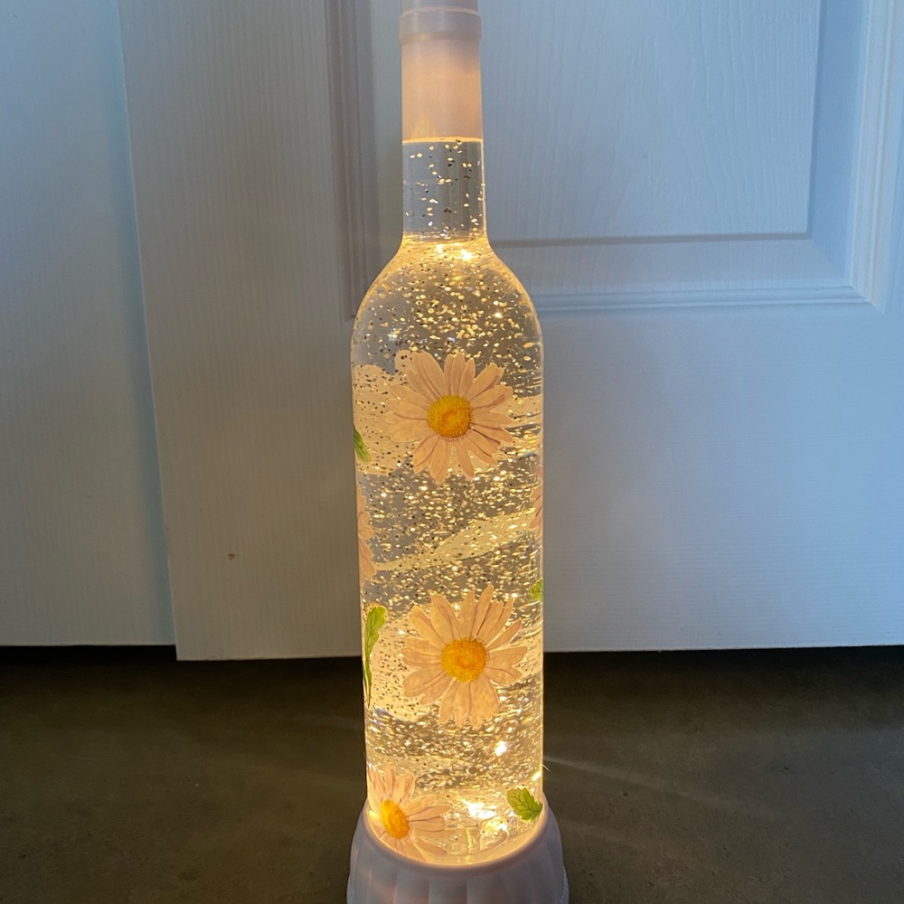 Daisy Sparkle “Snow Globe like” Decor Bottle